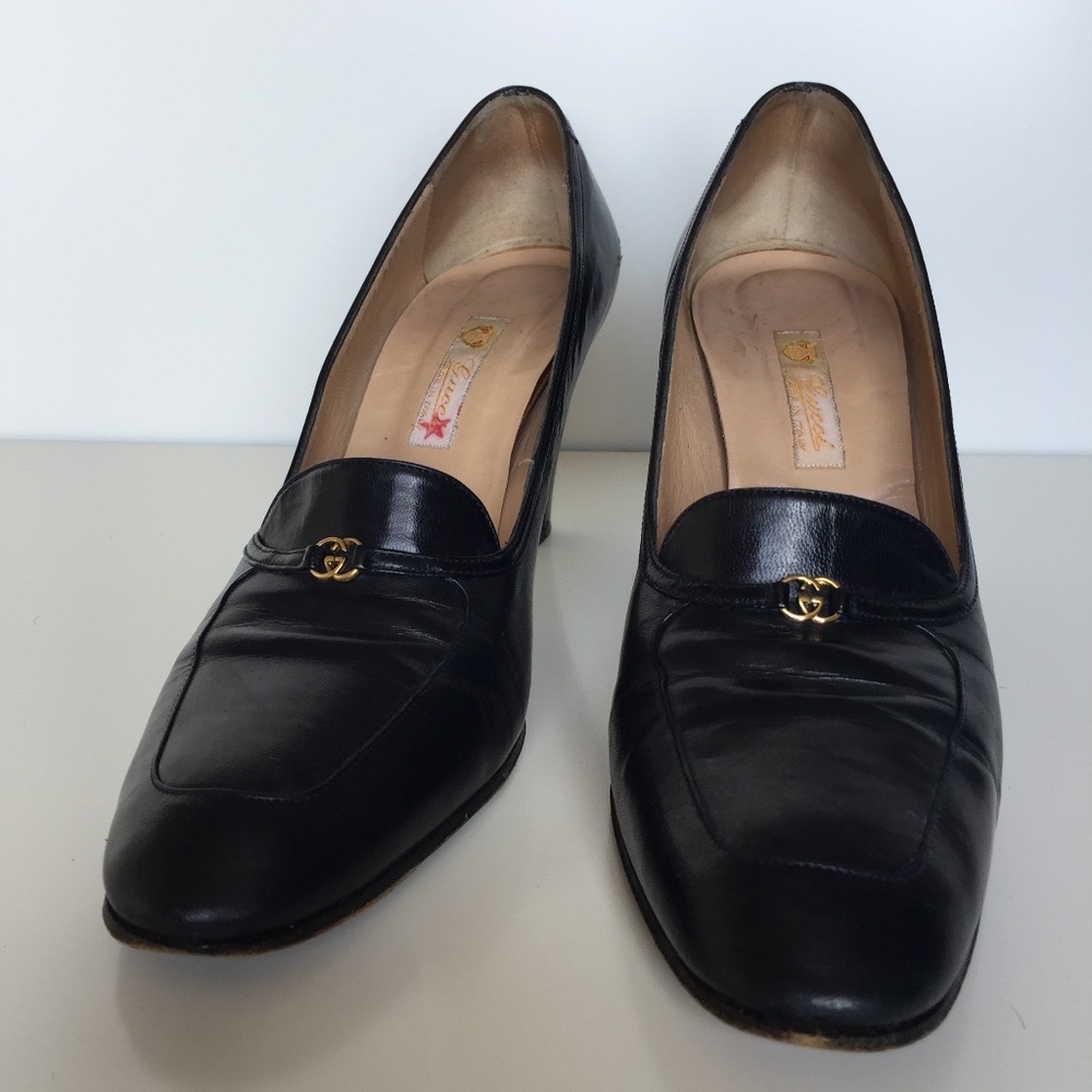 Gucci Black Leather Black Closed Toe Shoe Size 38